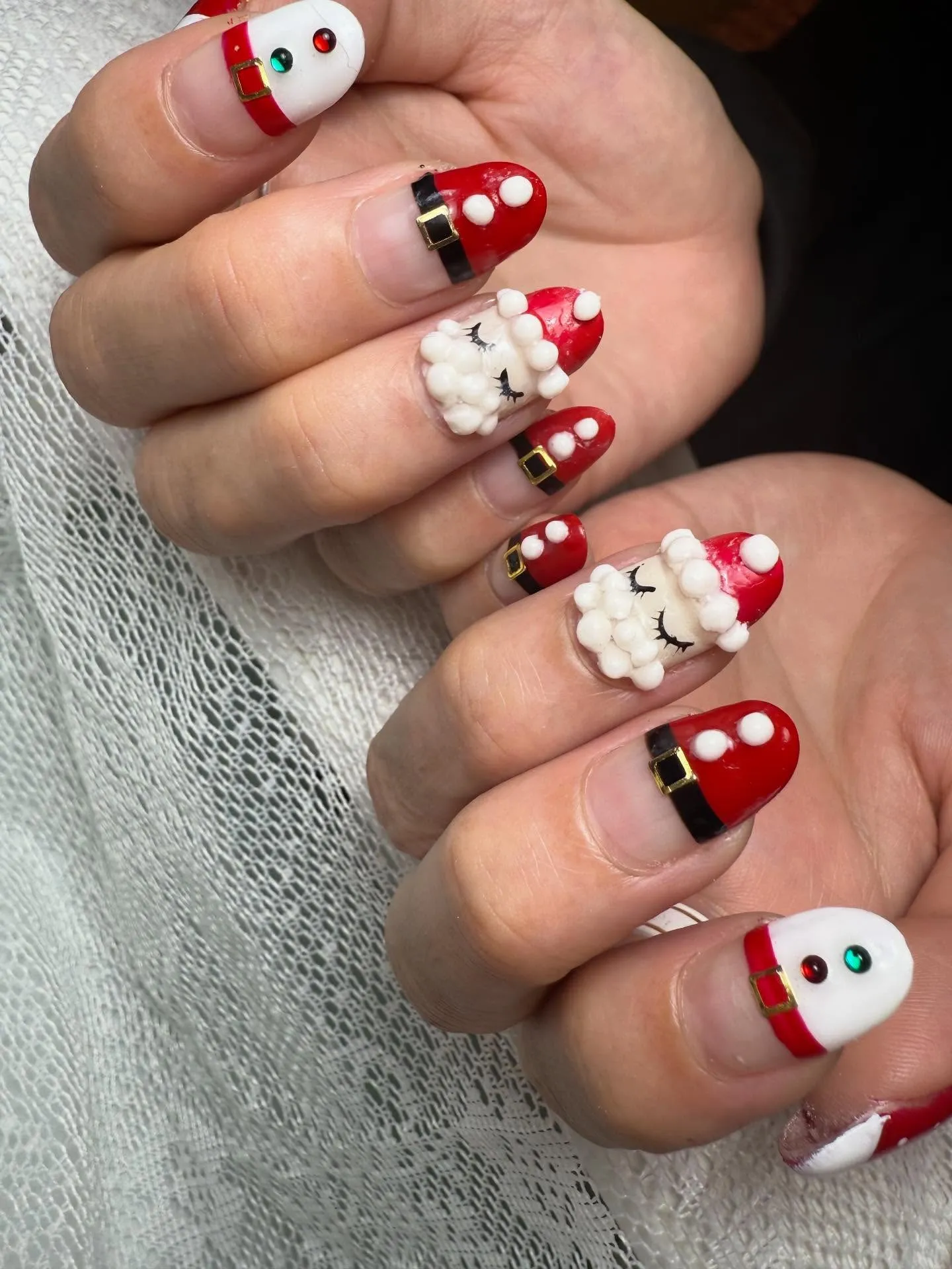 お髭がぷっくりのサンタさん